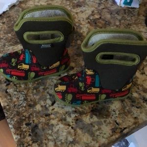 Toddle size 5 Bog waterproof boots
